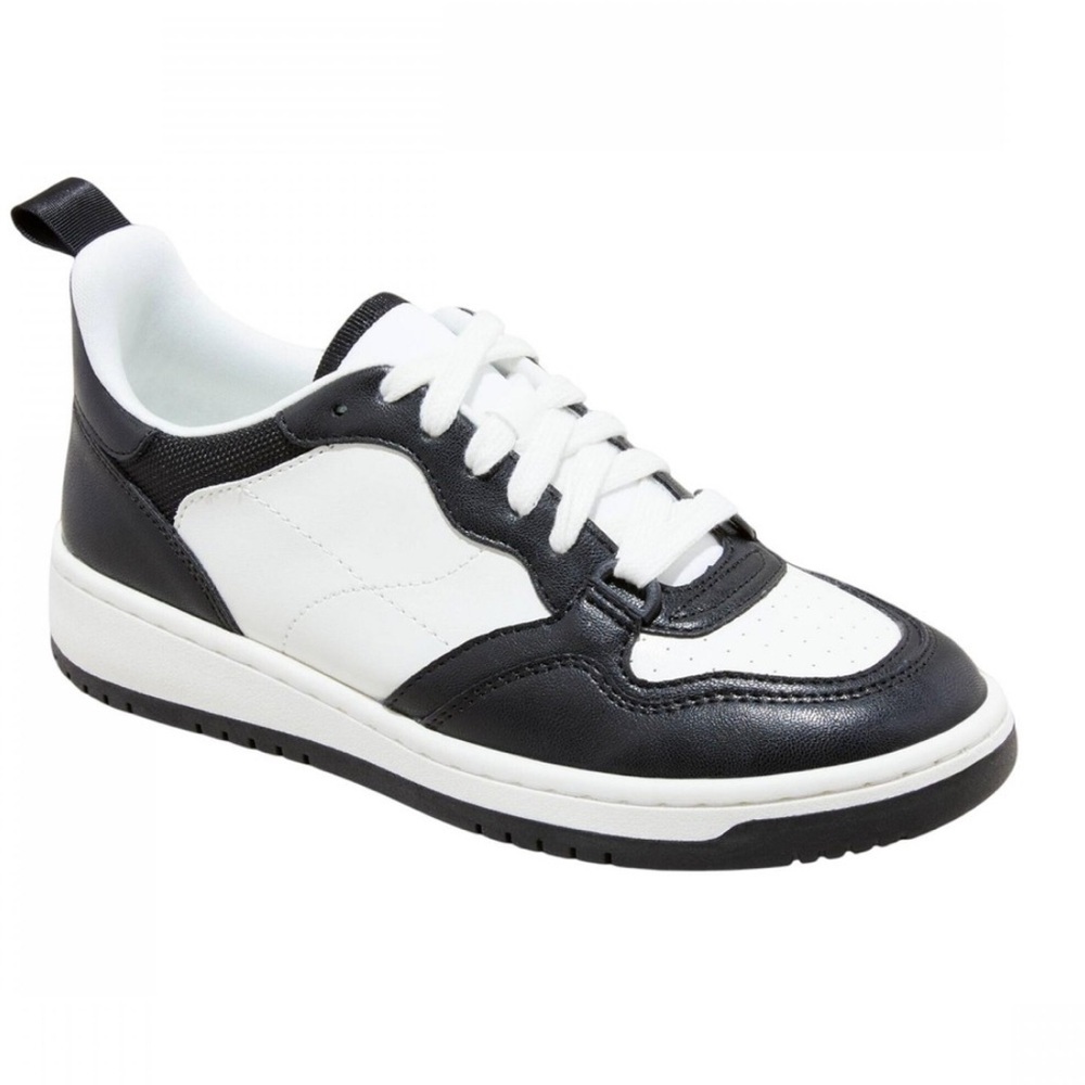 NEW Men Wild Fable Black and White Sneakers size 8.5